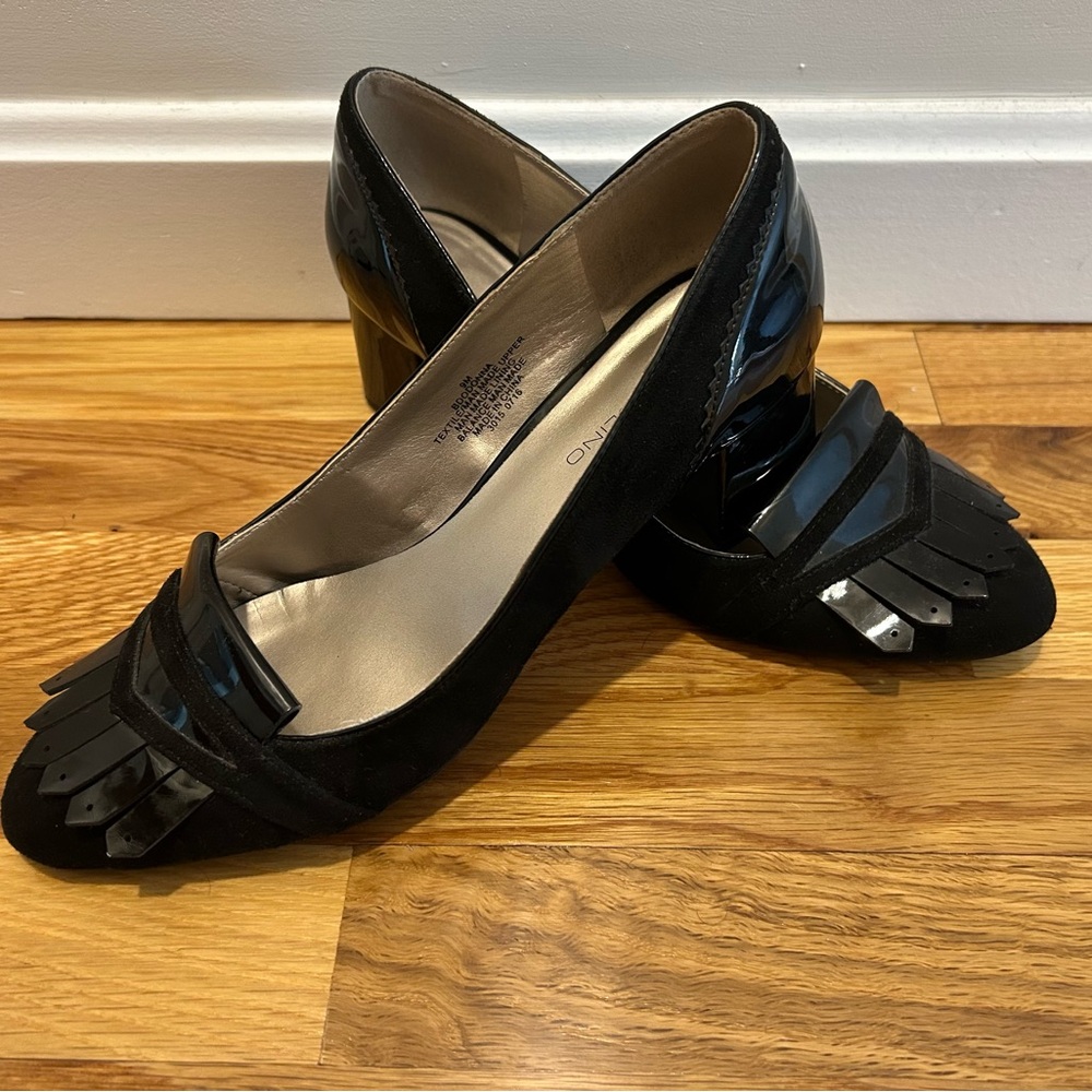 Bandolino size 9 Black patent leather and suede block heel shoes